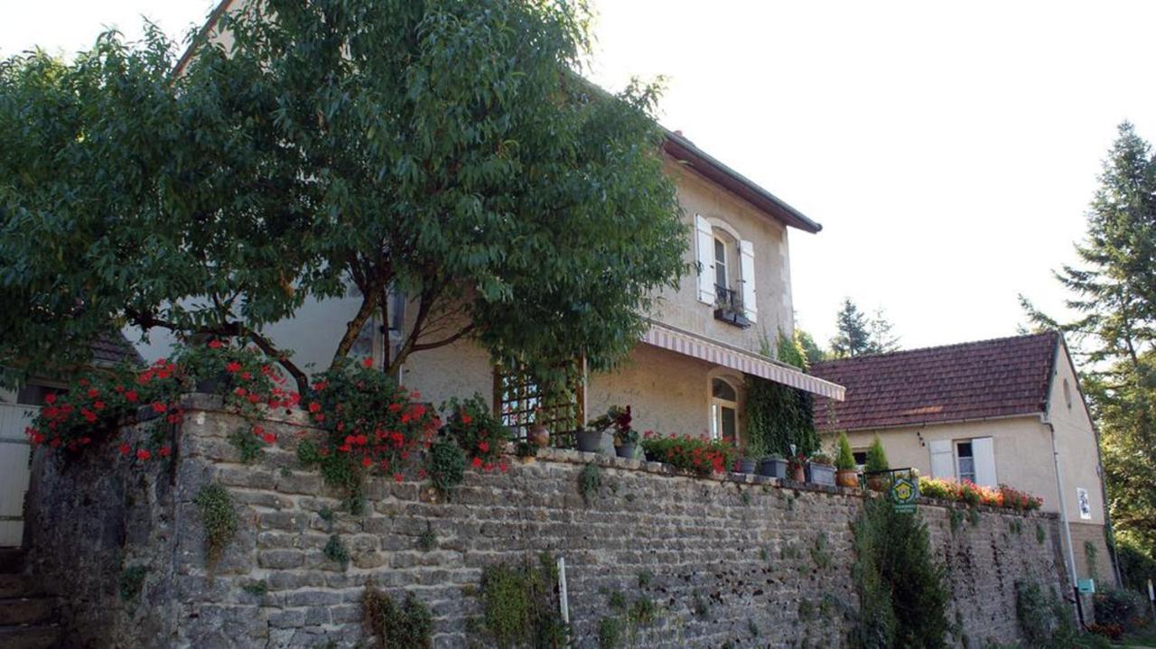La Providence, Chambres D'Hotes Saint-Sernin-du-Plain Exterior photo